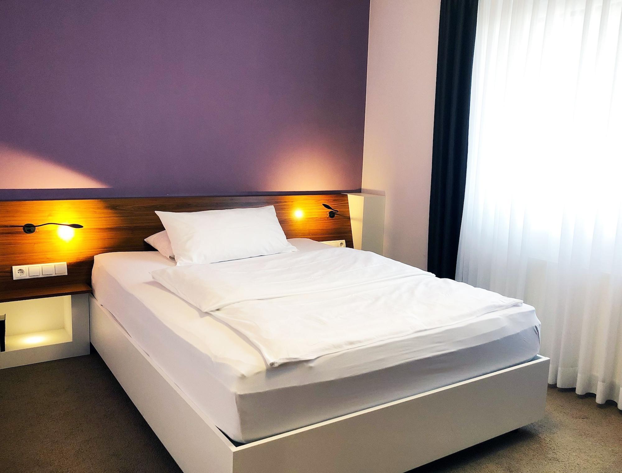 &Repeat Koeln Airport Hotel Luaran gambar