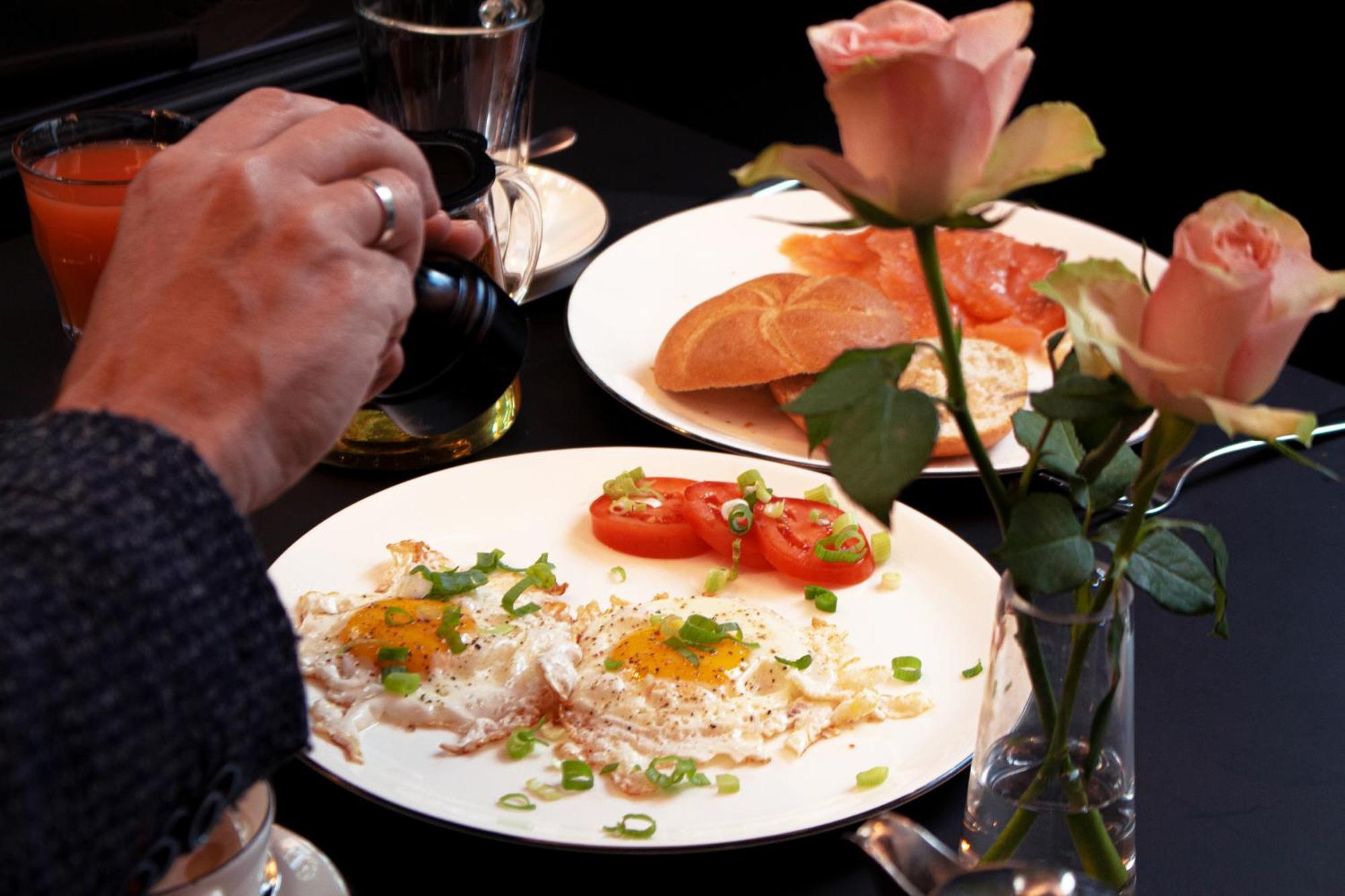 &Repeat Koeln Airport Hotel Luaran gambar