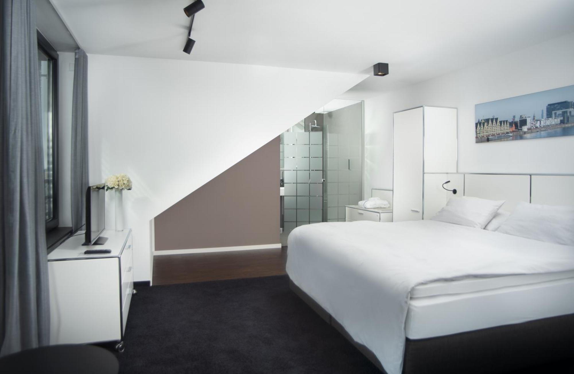 &Repeat Koeln Airport Hotel Luaran gambar