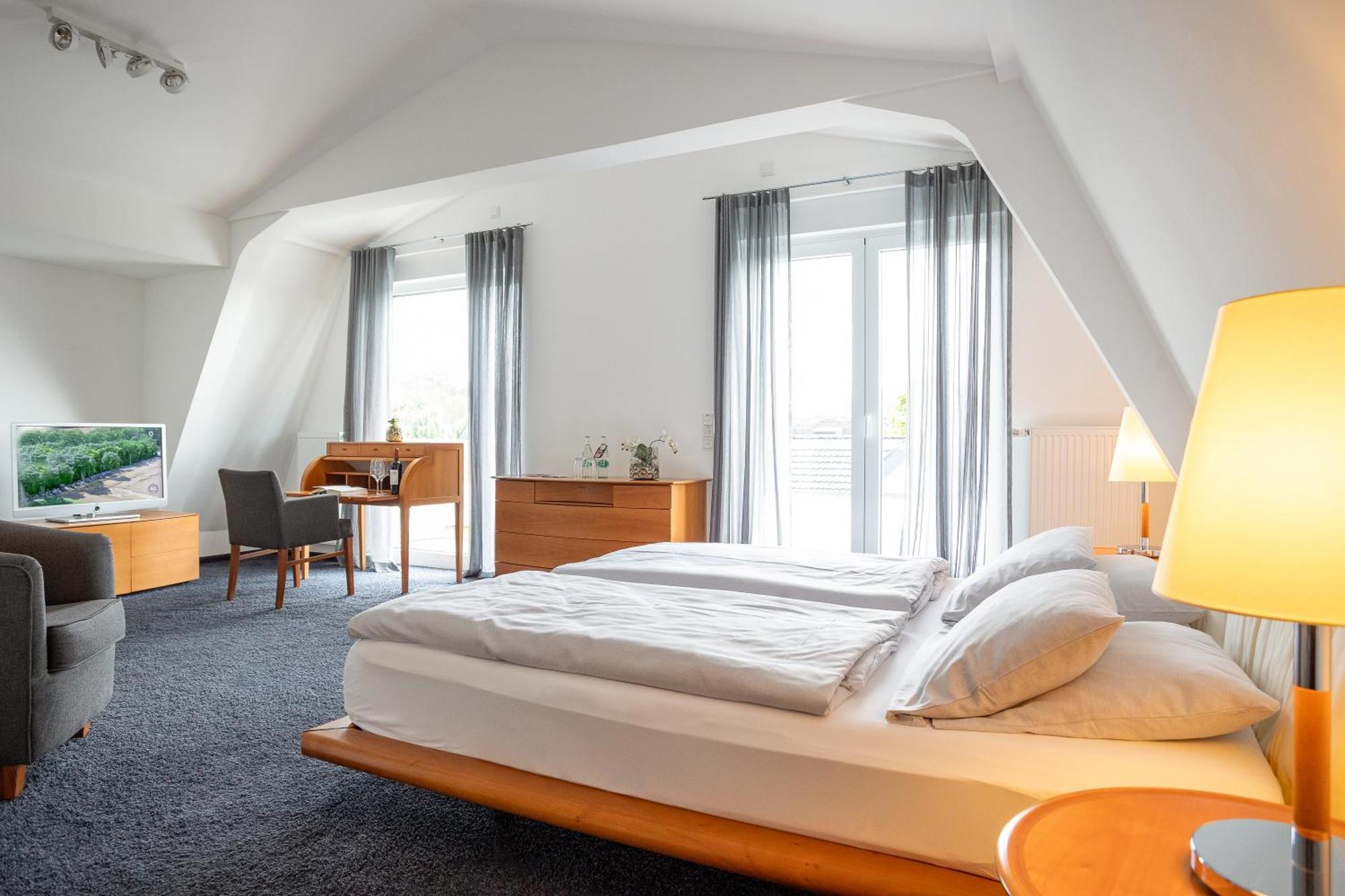 &Repeat Koeln Airport Hotel Luaran gambar